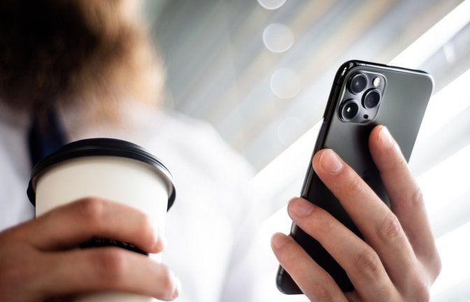 Noch erhält das iPhone 11 die aktuellen Updates.<span class='image-autor'>Foto: Ground Picture / shutterstock.com</span>
