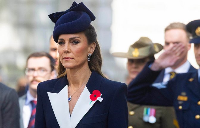 Catherine, Prinzessin von Wales, nimmt an einer Kranzniederlegung und einer Parade zum Gedenken an den Anzac Day am Kenotaph in Whitehall im Zentrum Londons teil.<span class='image-autor'>Foto: picture alliance/dpa/PA Wire | David Parry</span>
