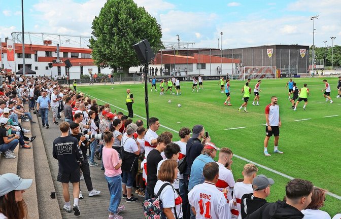 Der öffentliche Trainingsauftakt beim VfB<span class='image-autor'>Foto: Baumann</span>