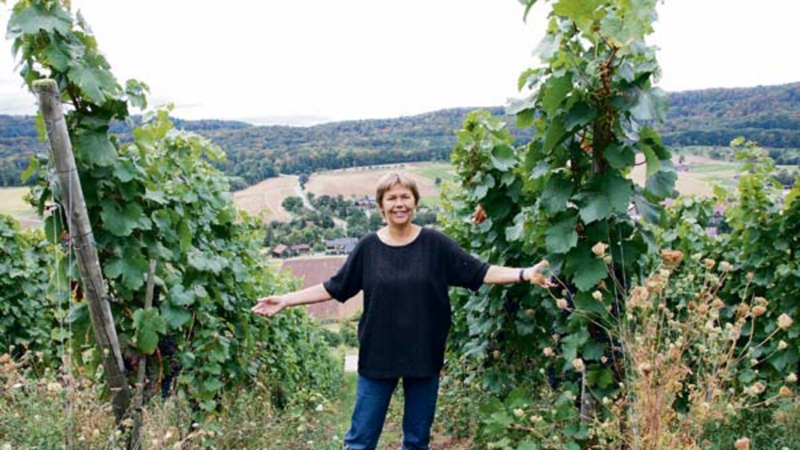 Ilse Häge und ihr Öko-Lemberger in Schützingen. Foto: Rücker Ilse Häge und ihr Öko-Lemberger in Schützingen. Foto: Rücker