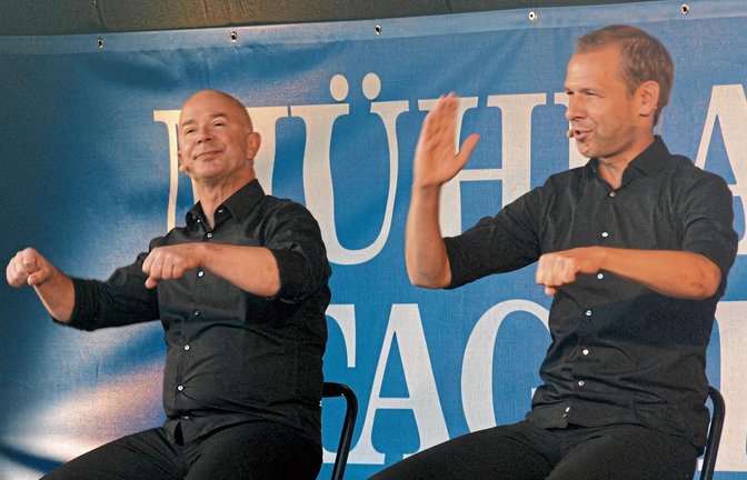 Helge und das Udo waren am Dienstag zu Gast bei der neuen Veranstaltungsreihe „Kultur unter den Bergen“ in Schützingen.  Foto: Stahlfeld