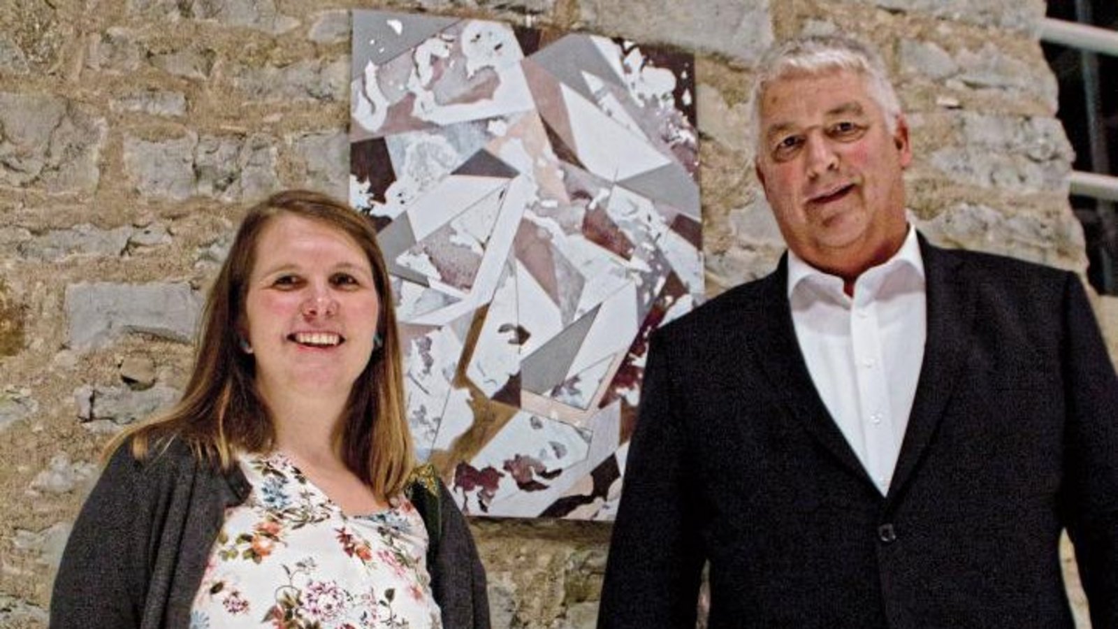 Reger Andrang herrschte am Mittwoch im Eberdinger Rathaus. Die Künstlerin Judith Müller empfing die Gäste gemeinsam mit Bürgermeister Peter Schäfer dort zur Vernissage.  Fotos: Friedrich