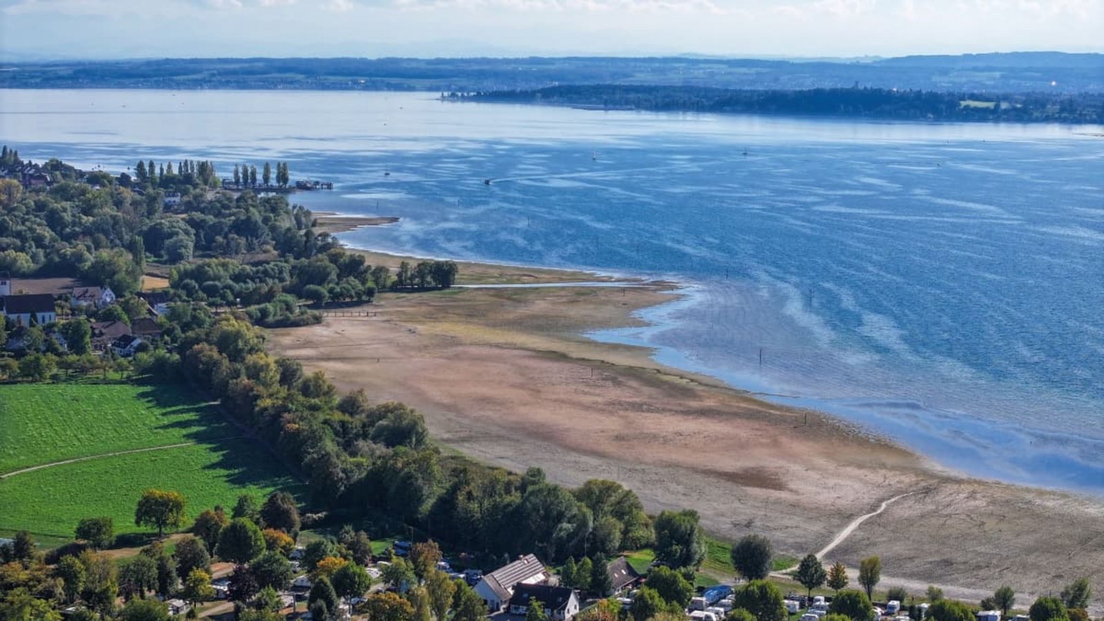 Auch der Bodensee leidet unter Niedrigwasser. Dennoch ist er die ergiebigste Trinkwasserquelle im Land.Felix Kästle/dpa Auch der Bodensee leidet unter Niedrigwasser. Dennoch ist er die ergiebigste Trinkwasserquelle im Land.Felix Kästle/dpa