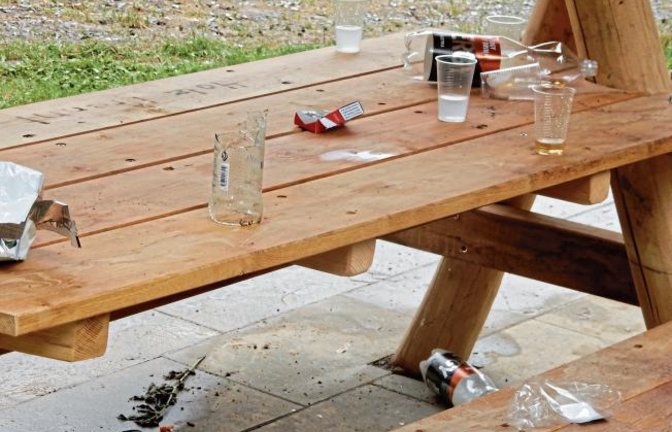 So präsentierte sich der Radler-Rastplatz am Vaihinger Löbertsbrunnen am Samstagmorgen.  Foto: Arning