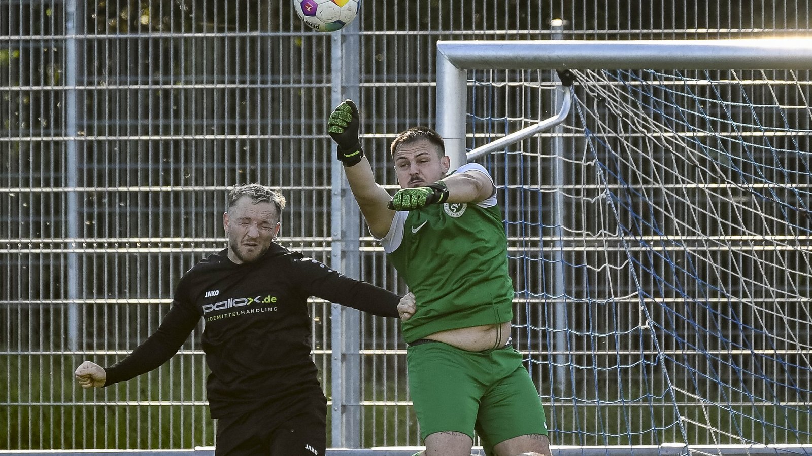 Wird in Bissingen ordentlich gefordert sein: Leon Berner (Mitte), der Keeper des SV Illingen. Foto: Leitner Wird in Bissingen ordentlich gefordert sein: Leon Berner (Mitte), der Keeper des SV Illingen. Foto: Leitner