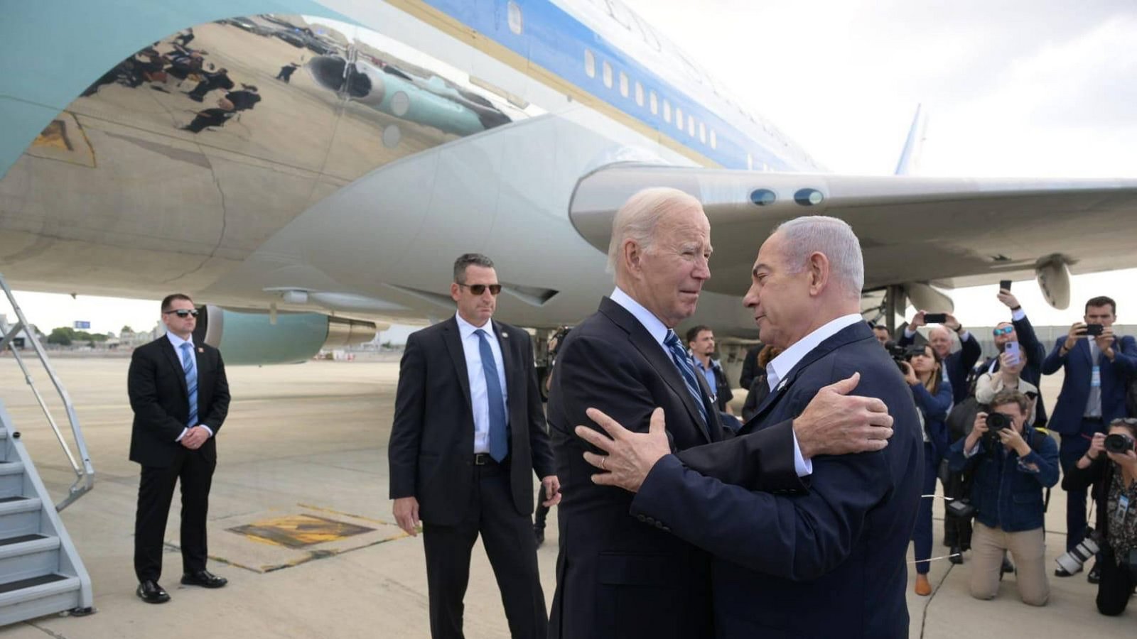Solidaritätsbesuch in Israel: Joe Biden und Benjamin NetanjahuFoto: imago//Avi Ohayon/Israel Gpo Solidaritätsbesuch in Israel: Joe Biden und Benjamin NetanjahuFoto: imago//Avi Ohayon/Israel Gpo