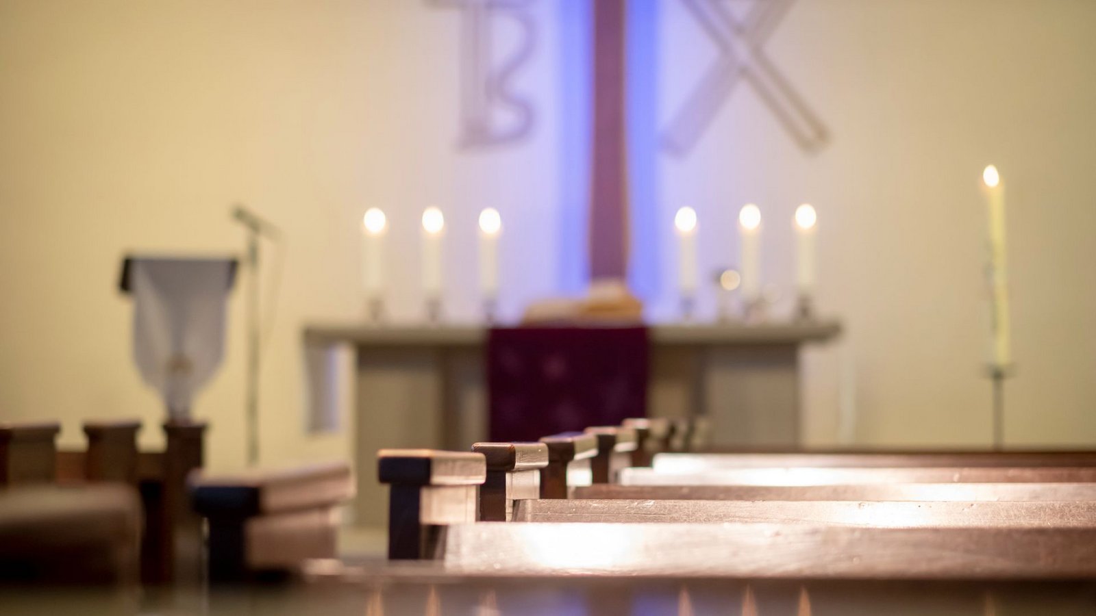 Rekordwert bei der evangelischen Kirche: über eine halbe Millionen Menschen traten aus der evangelischen Kirche im Jahr 2023 aus. (Symbolbild)Foto: epd/Tim Wegner