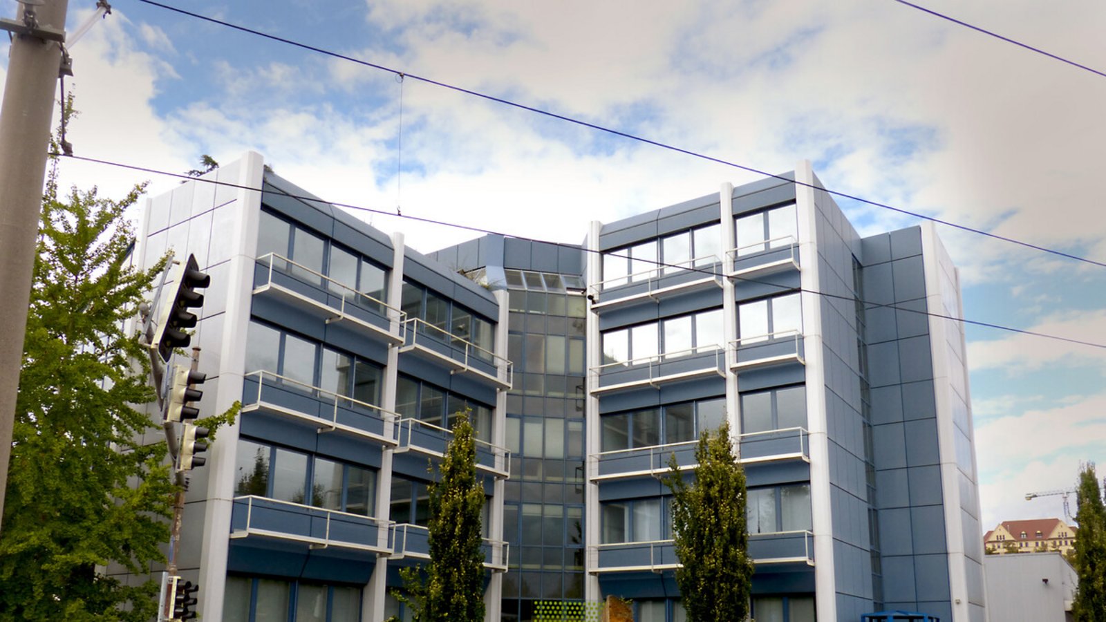 In dieses ehemalige Bürogebäude könnten Flüchtlinge einziehen.Foto: Alexander Müller In dieses ehemalige Bürogebäude könnten Flüchtlinge einziehen.Foto: Alexander Müller