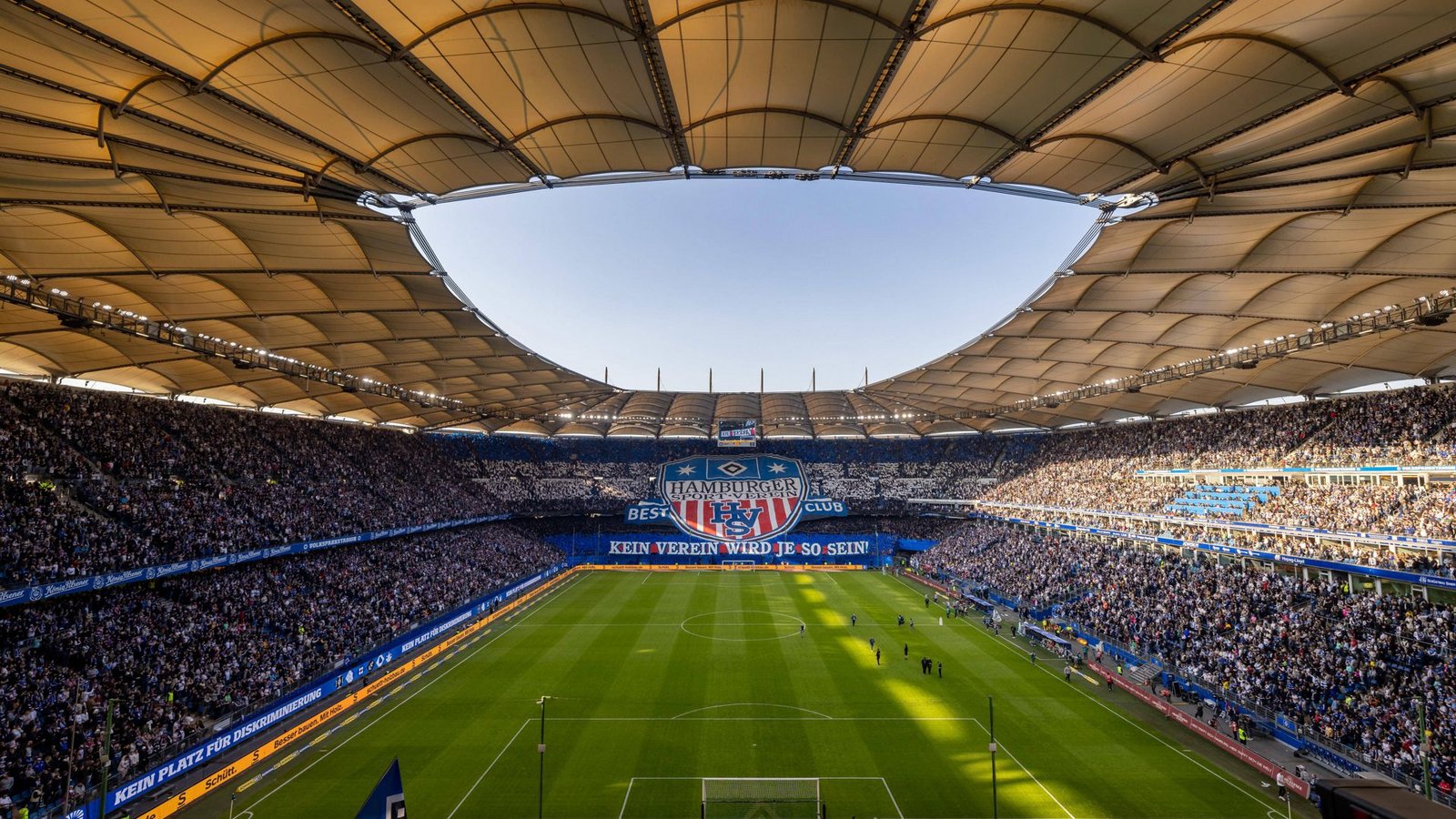 Volksparkstadion Hamburg: 4 Gruppenspiele, 1 Viertelfinale (International 50.000, national 57.000 Plätze).Foto: IMAGO/Philipp Szyza/IMAGO/Philipp Szyza