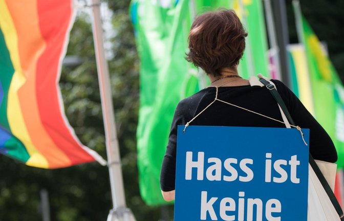 Die Landesregierung macht sich seit einigen Jahren gegen Hass und Hetze im Netz stark.<span class='image-autor'>Foto: dpa/Frank Rumpenhorst</span>