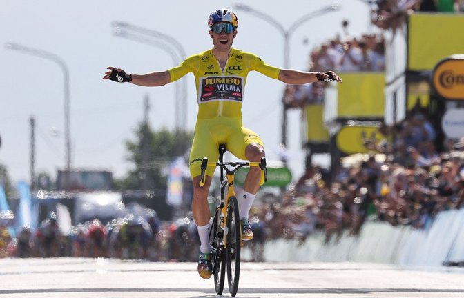 Der Belgier Wout van Aert gewinnt am Dienstag die vierte Etappe der 109. Tour de France.<span class='image-autor'>Foto: AFP/THOMAS SAMSON</span>