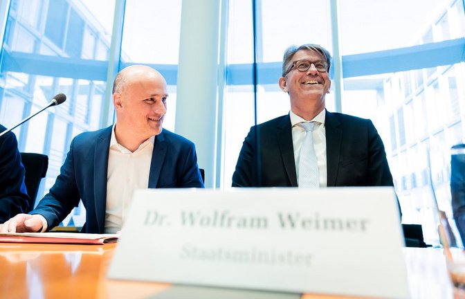 Der Grüne Sven Lehmann hat den Kulturstaatsminister schon mehrfach in den Kulturausschuss geladen, um Bericht zu erstatten. (Archivbild)<span class='image-autor'>Foto: Christoph Soeder/dpa</span>