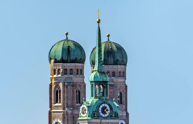 Münchner Wahrzeichen: Frauenkirche und Alter Peter<span class='image-autor'>Foto: Wolfgang Maria Weber/imago</span>