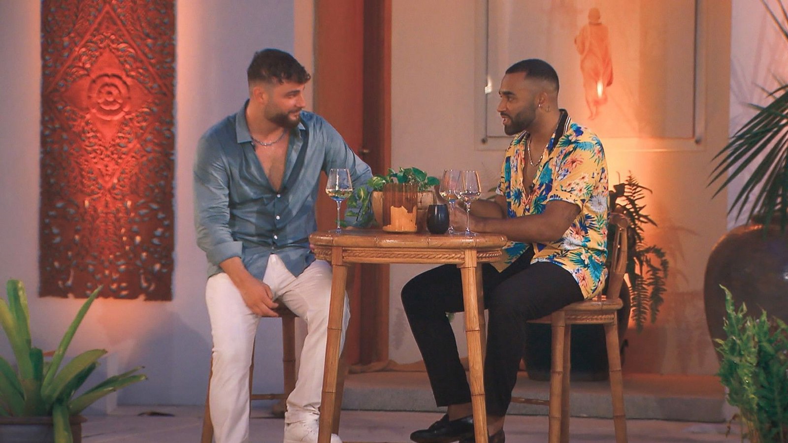 Zwischen ihm und Umut (links) eskalierte die Situation in der Nacht der Rosen.Foto: RTL
