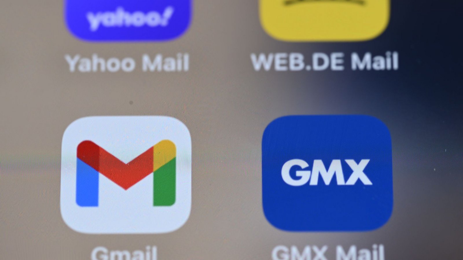 Der deutsche E-Mail-Dienst GMX konkurriert vor allem mit Gmail.Foto: Wolf von Dewitz/dpa