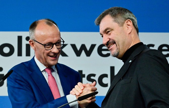 Betont geschlossen: CDU-Chef Friedrich Merz (li.) und der CSU-Vorsitzende Markus Söder<span class='image-autor'>Foto: AFP/JOHN MACDOUGALL</span>