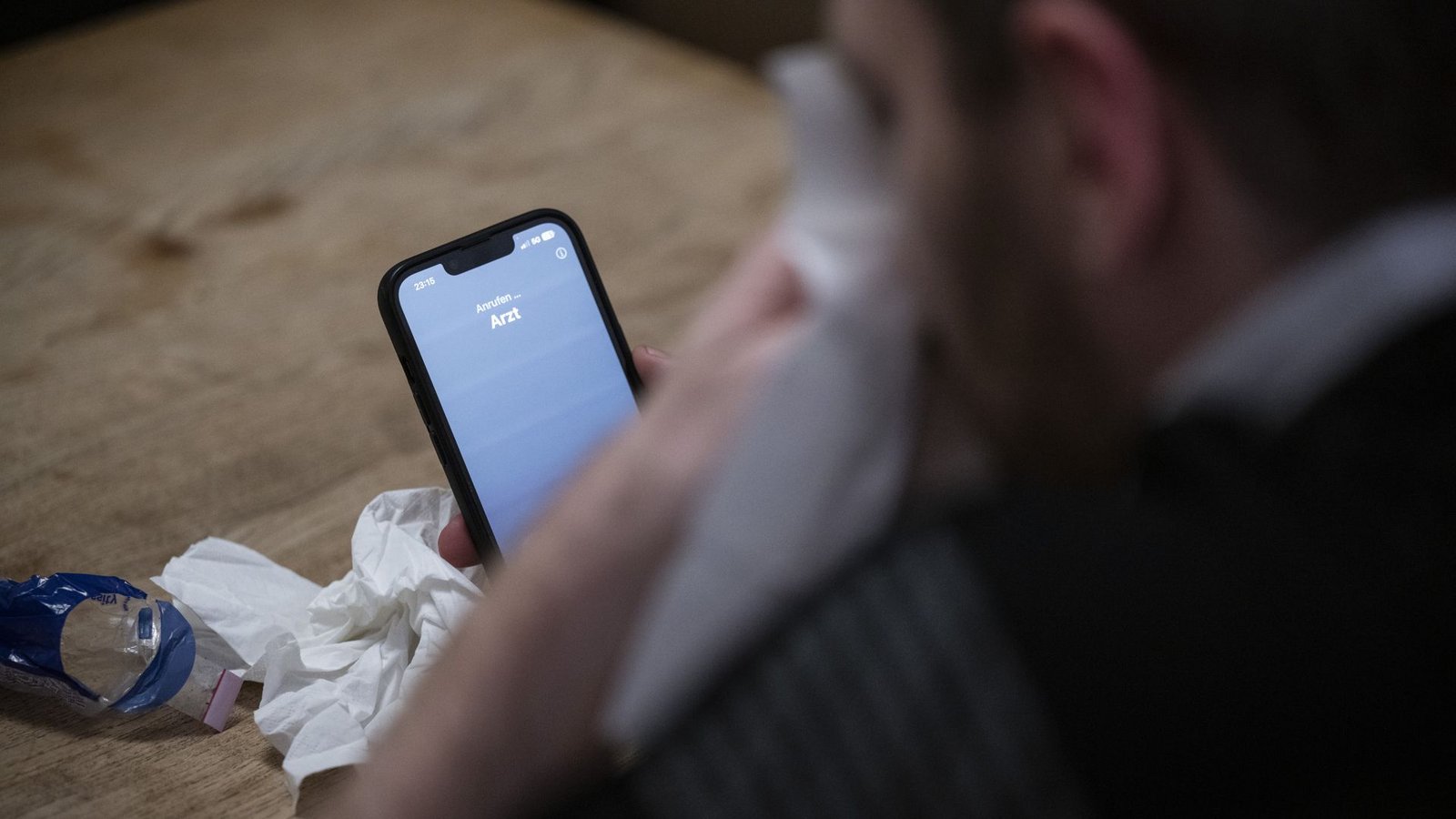 Krank zu Hause? Dann reicht eine Krankschreibung aus. Ihr Arbeitgeber muss nicht wissen, weshalb sie arbeitsunfähig sind.Foto: dpa/Hannes P Albert