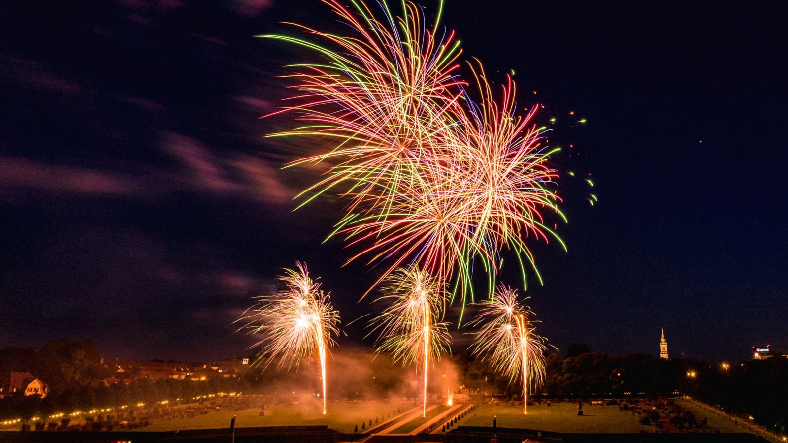 Musikfeuerwerk im Blühenden Barock. Foto: p Musikfeuerwerk im Blühenden Barock. Foto: p