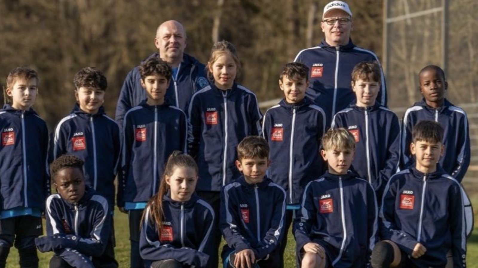 Die Freude ist ihnen zwar noch nicht anzusehen, aber die E-Junioren fahren zum Chairman-Cup nach Stubai.  Foto: privat