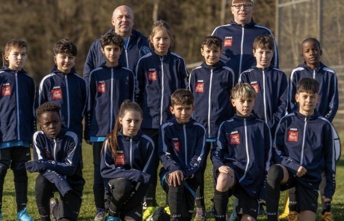 Die Freude ist ihnen zwar noch nicht anzusehen, aber die E-Junioren fahren zum Chairman-Cup nach Stubai.  <span class='image-autor'>Foto: privat</span>