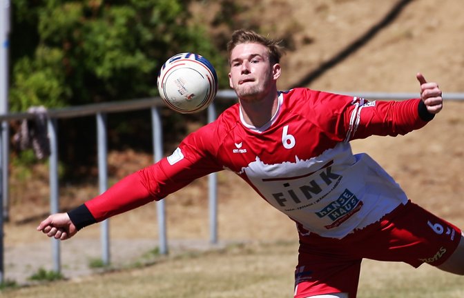 Jakob Mahn kämpft zum Saisonfinale in der ersten Mannschaft des TV Vaihingen mit und hat seinen Teil daran, den Dritten TV Schweinfurt-Oberndorf mit 5:4 geschlagen zu haben. <span class='image-autor'>Foto: Küppers</span>