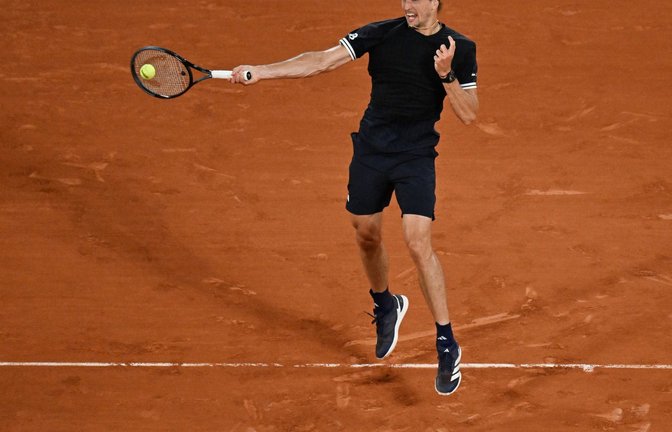 Alexander Zverev schlägt sich ins Achtelfinale der French Open durch.<span class='image-autor'>Foto: Emma Da Silva/AP/dpa</span>