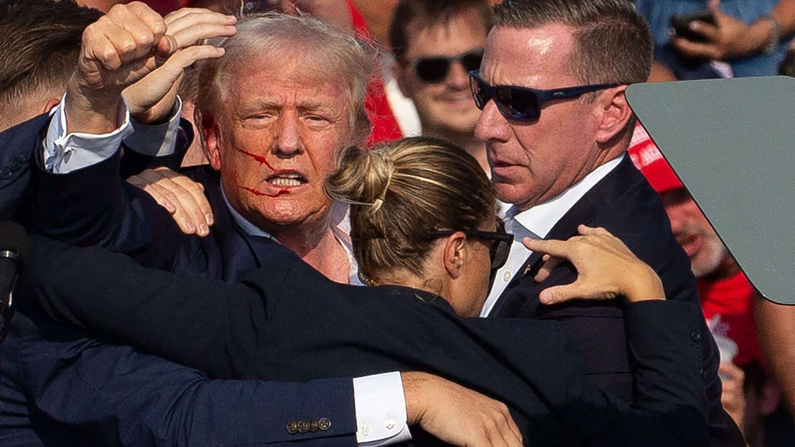 Donald Trump wurde von einer Kugel am Ohr getroffen.Foto: AFP/REBECCA DROKE Donald Trump wurde von einer Kugel am Ohr getroffen.Foto: AFP/REBECCA DROKE