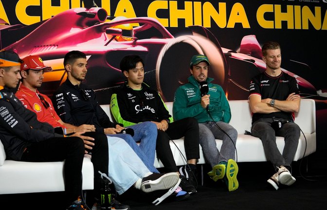 Bereit für den Großen Preis von China: Formel-1-Piloten unter sich.<span class='image-autor'>Foto: Andy Wong/AP</span>