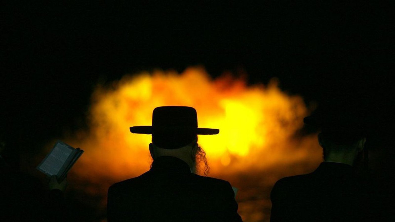 Jom Kippur (wörtlich: Tag der Sühne) ist der höchste Feiertag im Judentum. Er wird traditionell im September oder Oktober begangen. Zugleich ist er einzige jüdische Ruhe- und Fastentag, der in der Tora – den ersten fünf Büchern der hebräischen Bibel – erwähnt wird.Foto: dpa Jom Kippur (wörtlich: Tag der Sühne) ist der höchste Feiertag im Judentum. Er wird traditionell im September oder Oktober begangen. Zugleich ist er einzige jüdische Ruhe- und Fastentag, der in der Tora – den ersten fünf Büchern der hebräischen Bibel – erwähnt wird.Foto: dpa