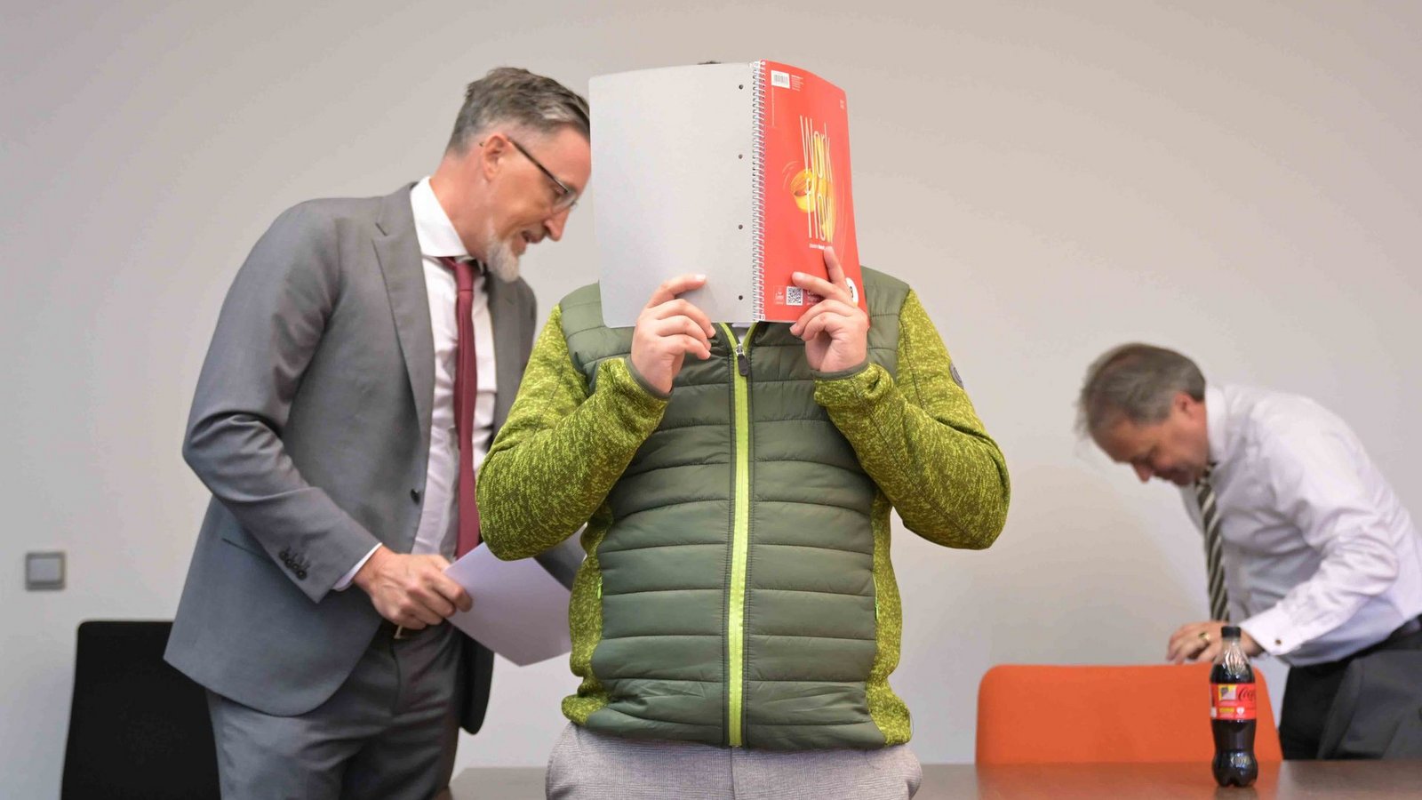 Der Angeklagte bestreitet die Vorwürfe.Foto: Malin Wunderlich/dpa