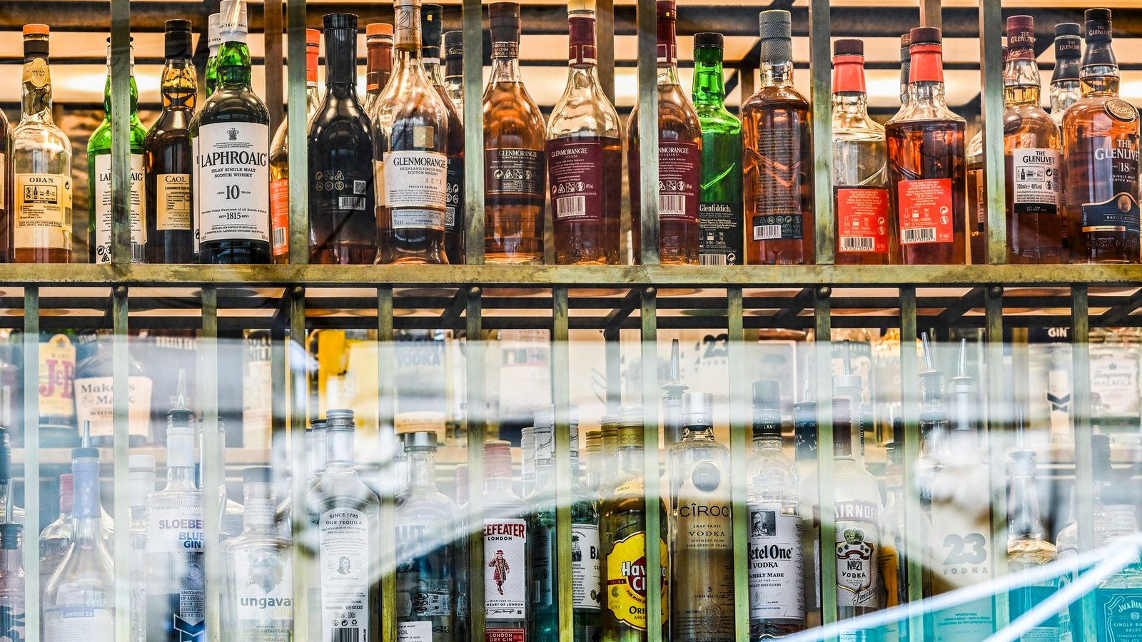 Die Steuer auf hochprozentige alkoholische Getränke soll 2027 steigen. (Archivbild)Foto: Jens Kalaene/dpa Die Steuer auf hochprozentige alkoholische Getränke soll 2027 steigen. (Archivbild)Foto: Jens Kalaene/dpa