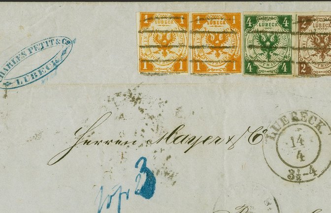 Eine alte Postsendung mit seltenen Postwertzeichen aus der Sammlung des  Tengelmann-Chefs und Milliardärs Erivan Haub.<span class='image-autor'>Foto: -/dpa</span>