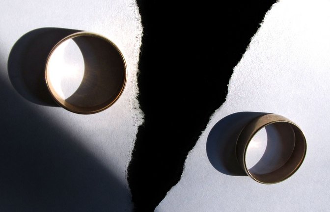 Der Blick in die Scheidungsstatistik zeigt einen klaren langfristigen Trend.  (Symbolbild)<span class='image-autor'>Foto: Karl-Josef Hildenbrand/dpa</span>