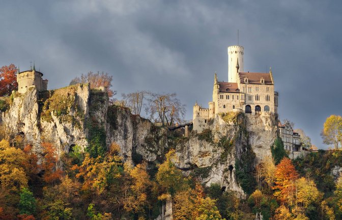 Nahe des Schloss Lichtenstein ist ein E-Bike-Fahrer schwer verunglückt.<span class='image-autor'>Foto: IMAGO/CHROMORANGE</span>