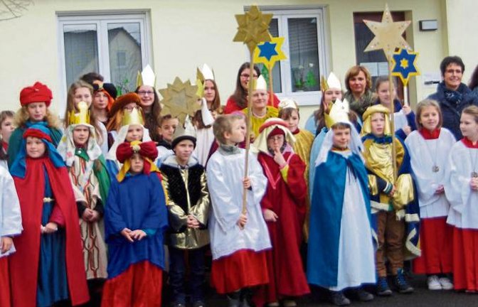 Mit Kronen und Sternen ziehen die Kinder bald wieder durch die Straßen und sammeln Geld für den guten Zweck.  Foto: p
