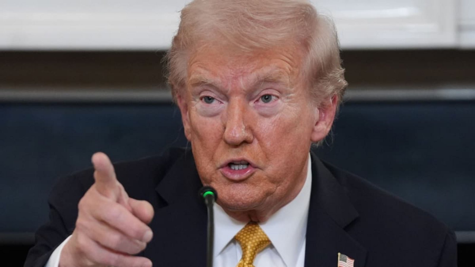 Vor dem WM-Finale droht Trump Kanada wegen der Waldbrände mit neuen Strafzöllen (Archivfoto).Evan Vucci/AP/dpa