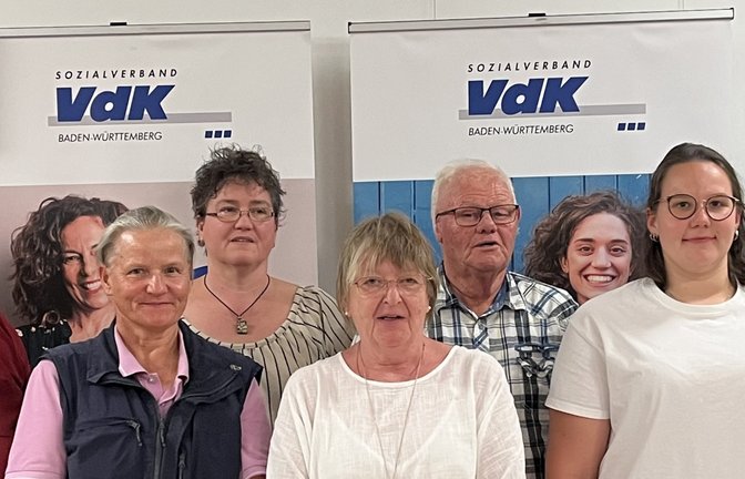 Der neu gewählte Vaihinger VdK-Vorstand (von links): Walter Müller, Iris Berndt, Anita Hötzer, Dagmar Schneider, Roland Schinkel, Elena Schray und Jürgen Wolf.  <span class='image-autor'>Foto: p</span>