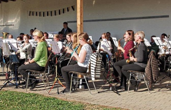 Der Auftritt des großen Orchesters des Musikvereins Stadtkapelle. Fotos: p