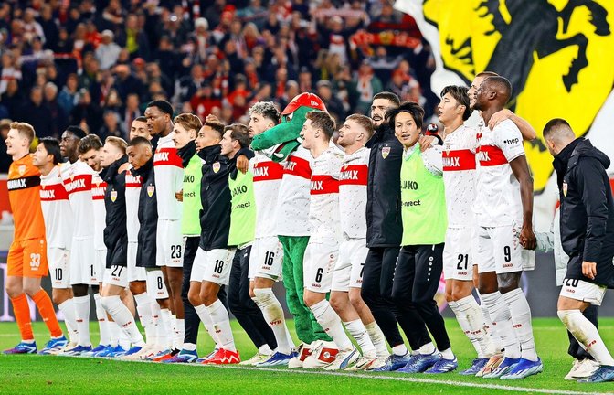 <b>11. November:</b> Der VfB spielt den BVB beim 2:1-Sieg phasenweise an die Wand und lässt sich von den Fans feiern<span class='image-autor'>Foto: &nbsp;</span>