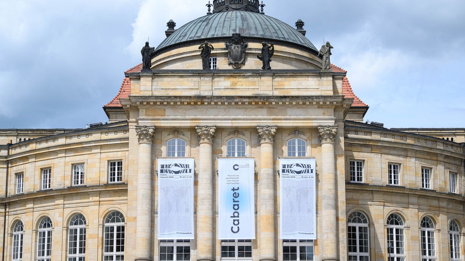 Zur Eröffnung im Chemnitzer Opernhaus ist das Musiktheaterstück "Split Tooth: Saputjiji" der Kanadierin Tanya Tagaq zu erleben.Foto: Hendrik Schmidt/dpa