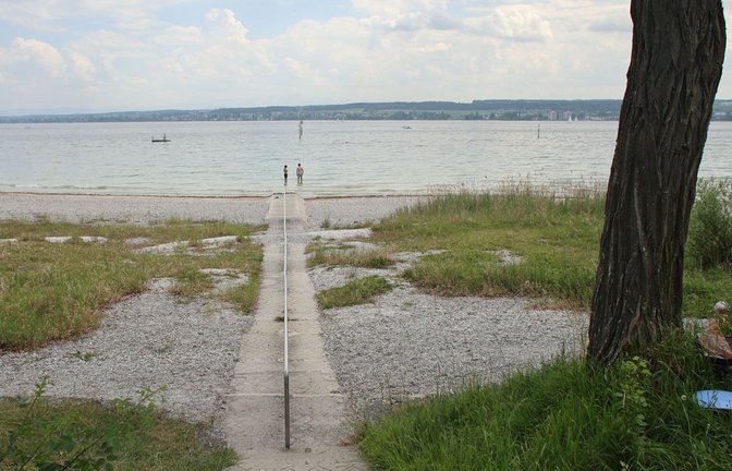 Der Bodensee führt derzeit so wenig Wasser wie selten Ende Mai.<span class='image-autor'>Foto: Oliver Hanser/dpa</span>