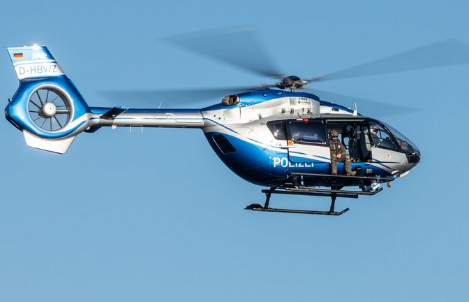 Am Dienstag suchte die Polizei mit einem Hubschrauber nach einer 21-jährigen Vermissten aus Neresheim (Symbolfoto).<span class='image-autor'>Foto: dpa</span>