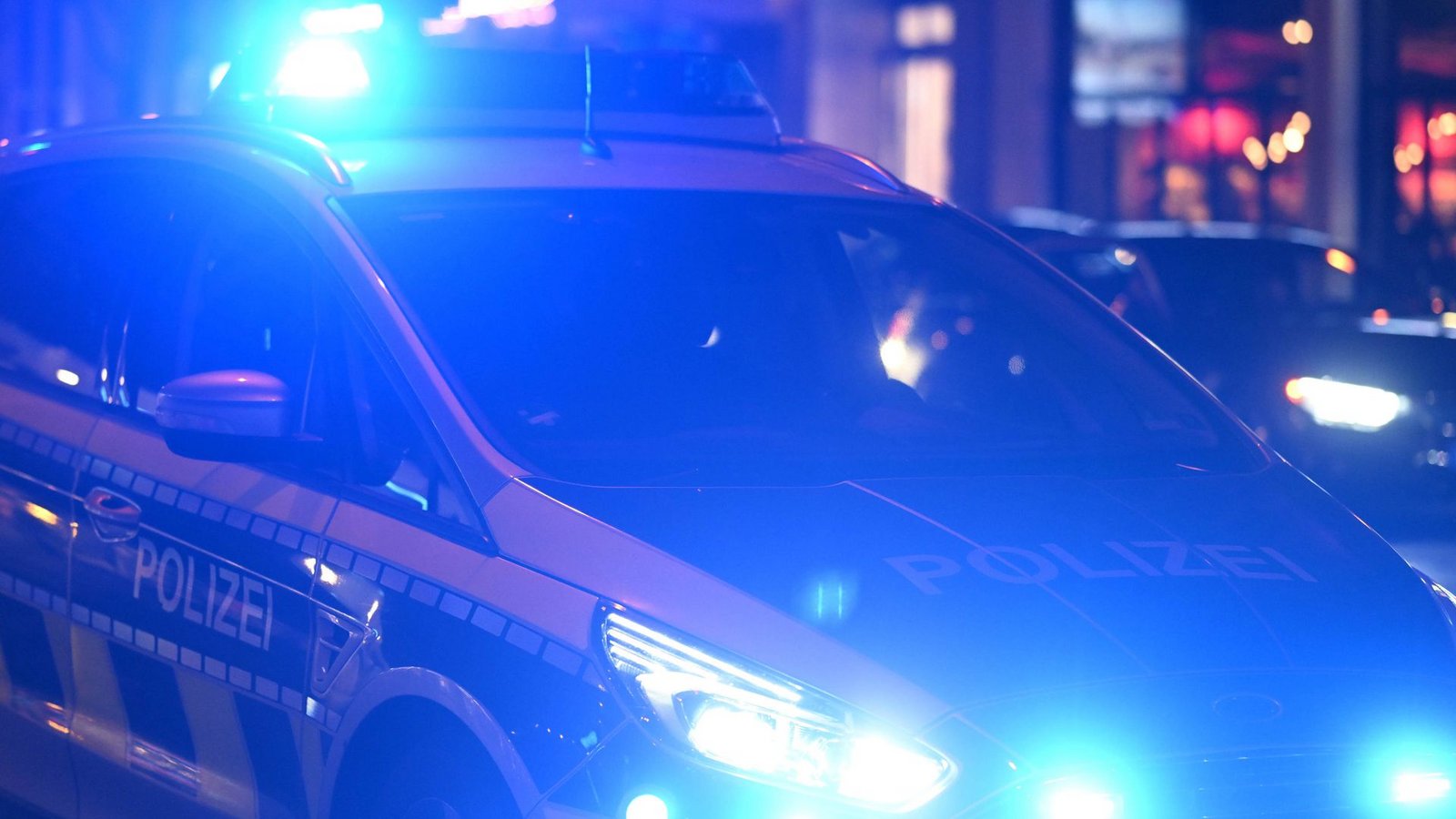 Eine Frau soll einen Teenager in Göppingen mit Benzin übergossen haben – nun steht sie vor Gericht (Symbolfoto).Foto: IMAGO/Jan Huebner/IMAGO/Jan Huebner Eine Frau soll einen Teenager in Göppingen mit Benzin übergossen haben – nun steht sie vor Gericht (Symbolfoto).Foto: IMAGO/Jan Huebner/IMAGO/Jan Huebner