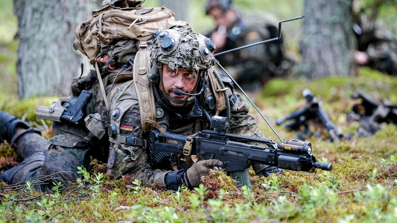 Die Panzergrenadiere arbeiten sich vor.Foto: Kay Nietfeld/dpa