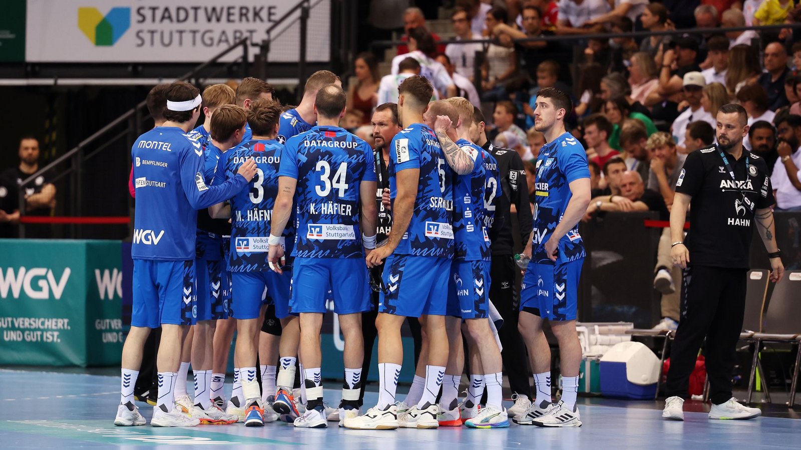 Auszeit des TVB von Trainer Misha Kaufmann.Foto: Baumann