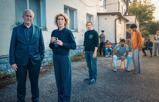 Die Kommissare Eisner (Harald Krassnitzer) und Fellner (Adele Neuhauser) ermitteln in einer Jugendhilfe-Einrichtung.<span class='image-autor'>Foto: ORF/Petro Domenigg</span>