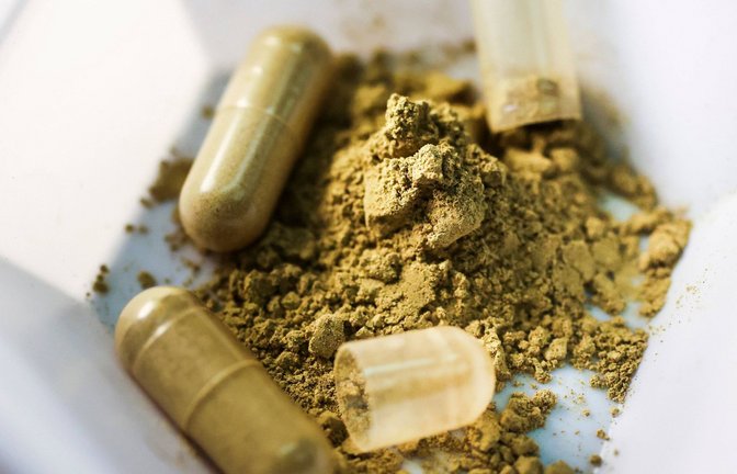 Kratom wird häufig in Pulver- oder  Kapselform angeboten. (Archivbild)<span class='image-autor'>Foto: IMAGO/ZUMA Wire</span>