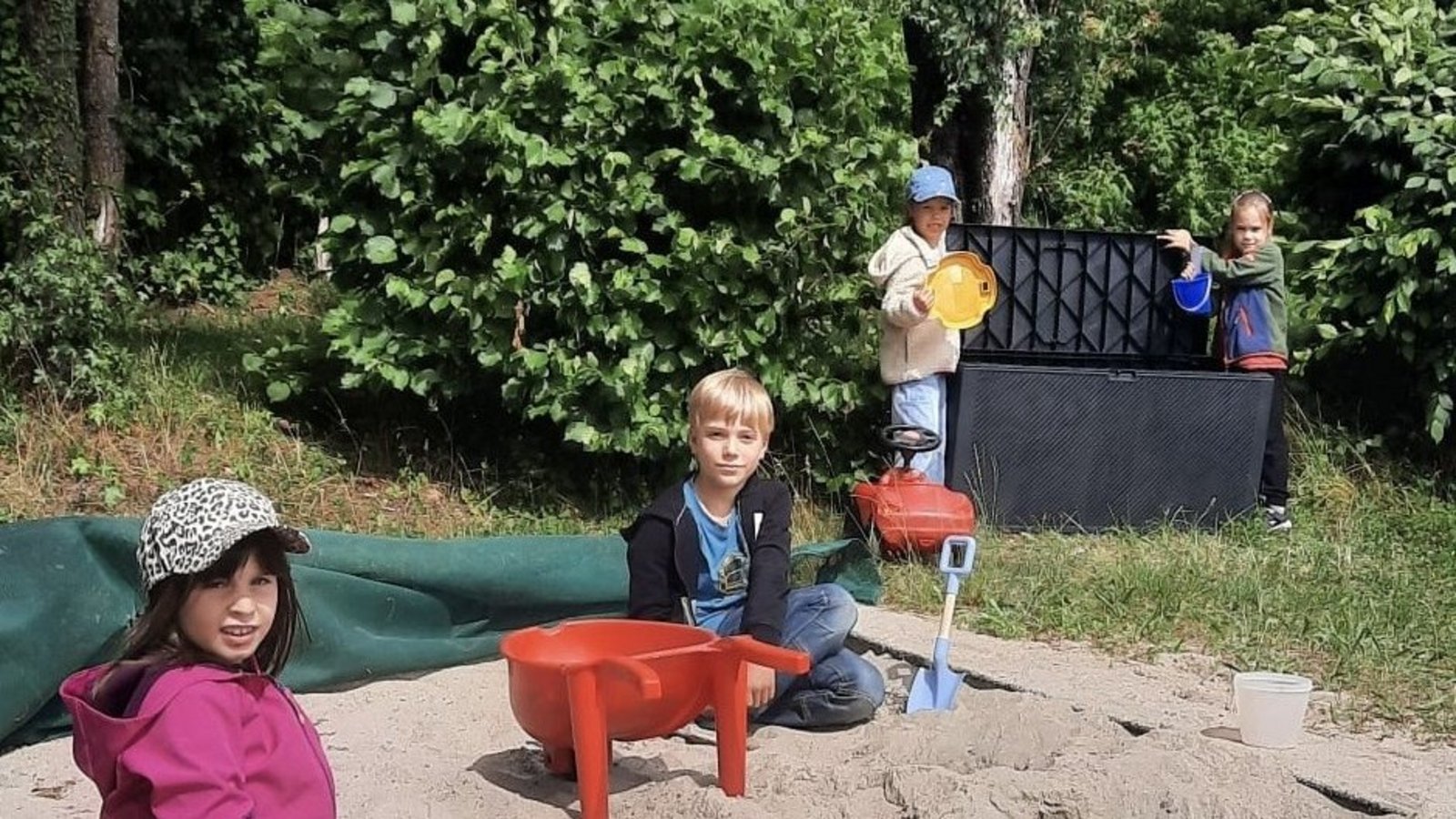 Mehr Spielspaß für die Kinder: Mit den Spielboxen möchte die Agenda-Gruppe die Gündelbacher Spielplätze familienfreundlicher machen. Foto: p Mehr Spielspaß für die Kinder: Mit den Spielboxen möchte die Agenda-Gruppe die Gündelbacher Spielplätze familienfreundlicher machen. Foto: p