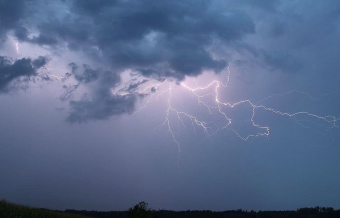 Örtliche Hitzegewitter sind auch am Mittwoch möglich. Foto: Alexander Wolf/onw-images/dpa +++ dpa-Bildfunk +++<span class='image-autor'>Alexander Wolf/onw-images/dpa</span>