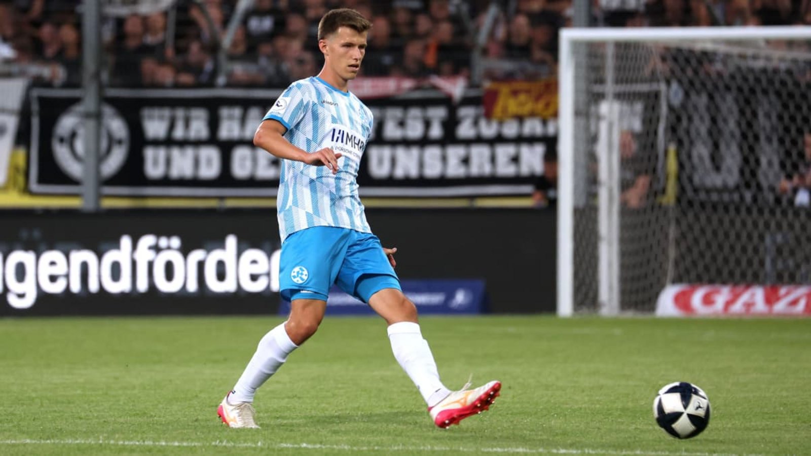 Vincent Schwab kam im Spiel gegen die SG Barockstadt Fulda-Lehnerz erstmals in dieser Saison von Beginn an im Abwehrzentrum zum Einsatz.Baumann/Julia Rahn Vincent Schwab kam im Spiel gegen die SG Barockstadt Fulda-Lehnerz erstmals in dieser Saison von Beginn an im Abwehrzentrum zum Einsatz.Baumann/Julia Rahn